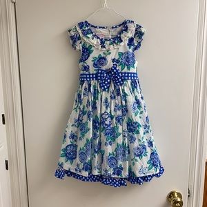 Beautiful blue floral girls twirl dress size 6